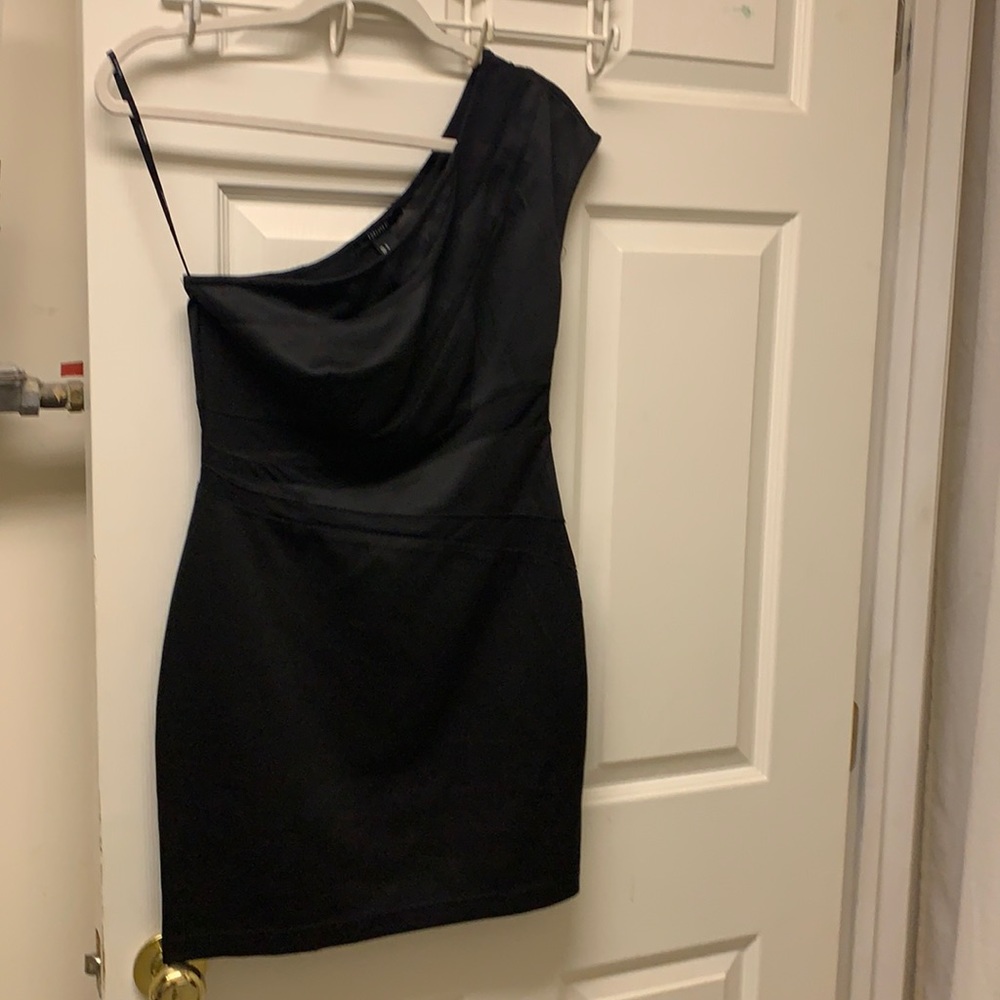 Forever21 patterned one sleeve dress